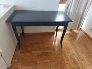(Category: ) located in . Submitted by secondhandfurnituresg (Listing ID 1441820522, Image 1). Description: .
