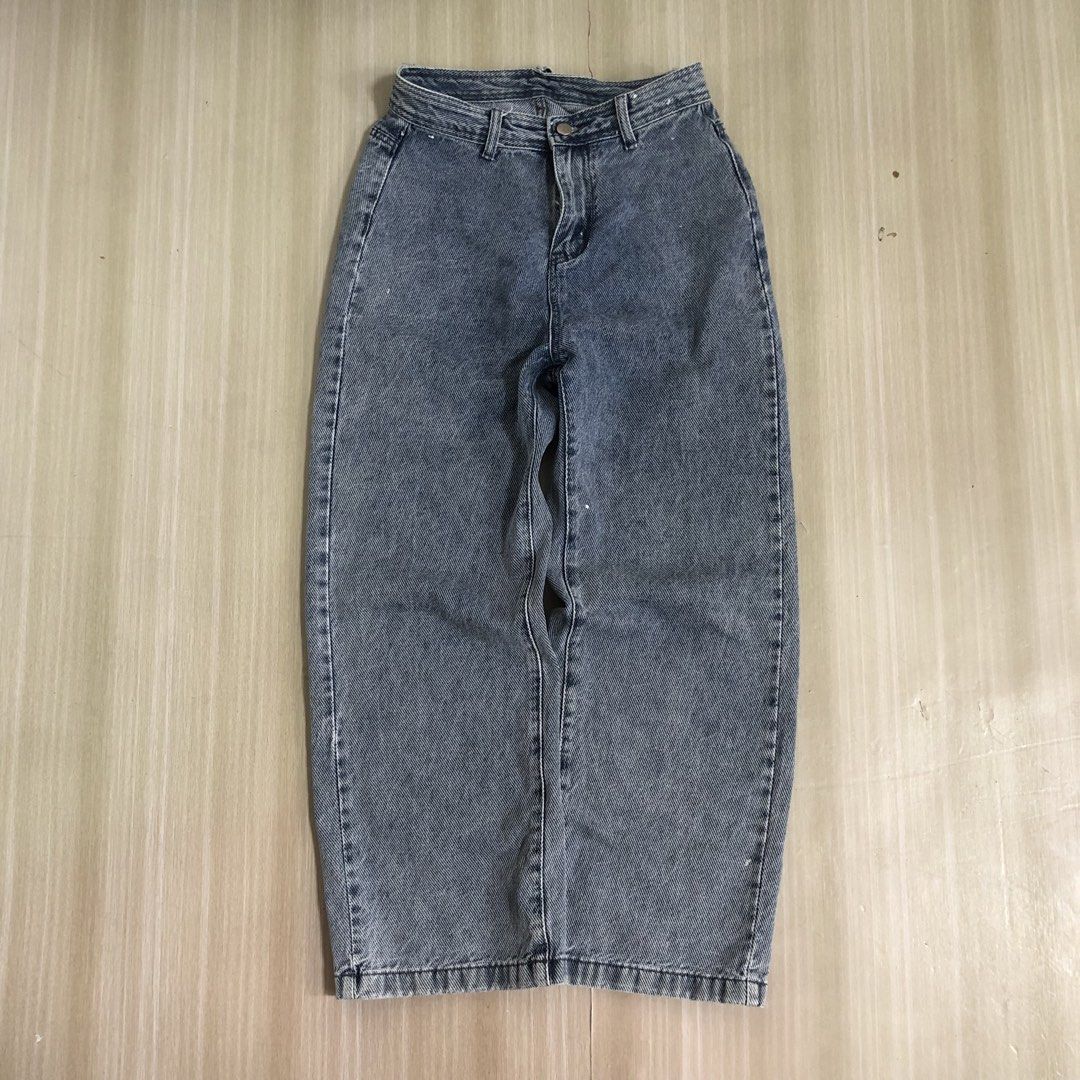 Blue Wash Wide Leg Jeans (Category: Jeans) located in Lipa City. Submitted by 2k60_ (Listing ID 1441840828, Image 1). Description: 29-30 x 38 Thighs 11.5 Hem 9.
