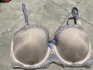 (Category: ) located in . Submitted by lovescarf (Listing ID 1441967258, Image 1). Description: .