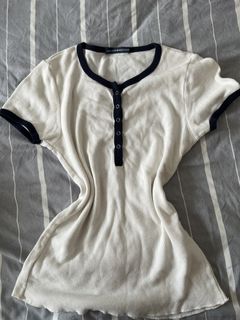 (Category: ) located in . Submitted by clothesaholic28 (Listing ID 1441788076, Image 1). Description: .