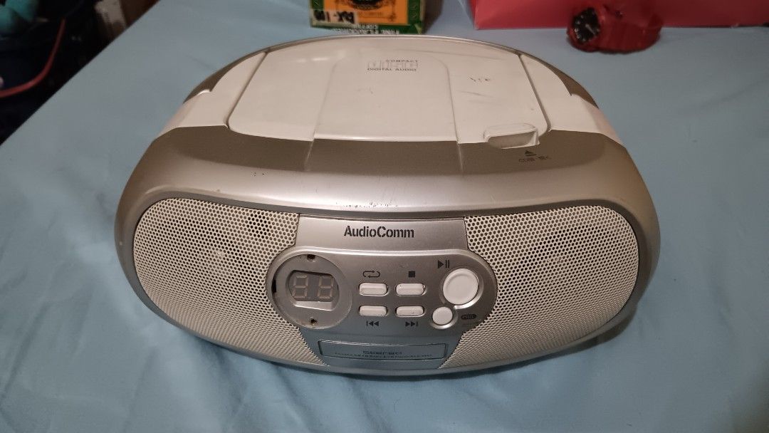 Broken(?) CD Player (Category: Portable Music Players) located in Manila. Submitted by mobius9345 (Listing ID 1441925679, Image 1). Description: This thing still sorta works, but I lost the cables needed for this thing. You can try repairing it but its probably better off as scrap. Price is very much negotiable SF will be shouldered by the buyer.