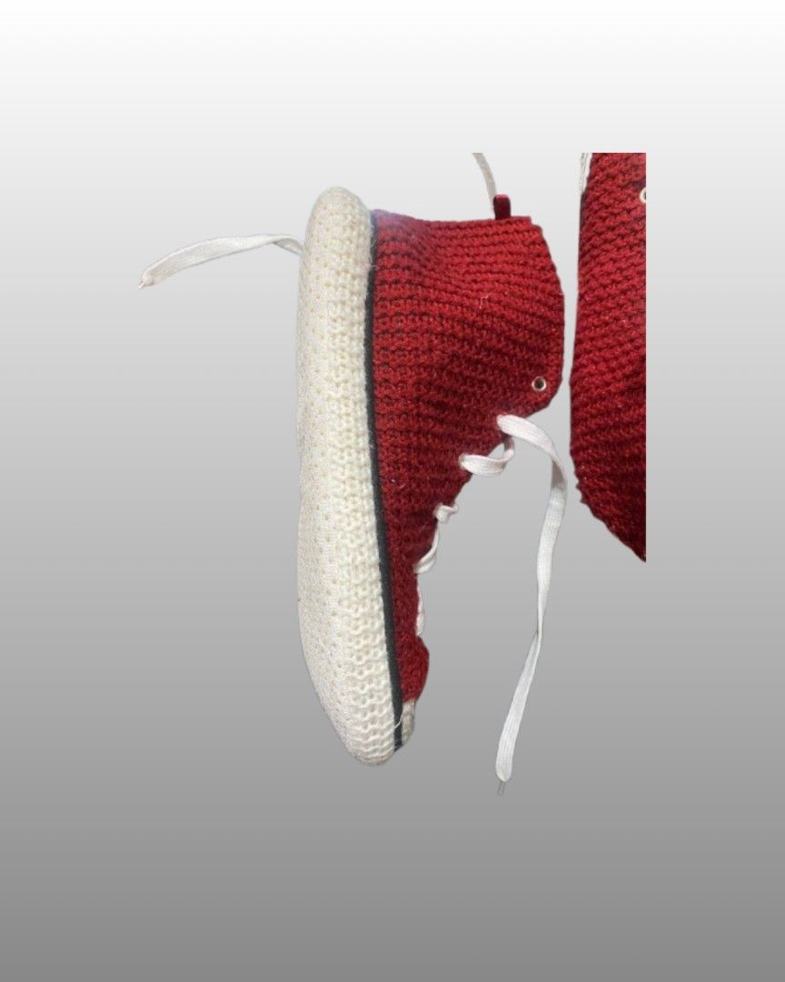 CALZEDONIA RED HIGH TOP SLIPPERS (Category: Slippers & Slides) located in Baguio. Submitted by wrmbaldiezthrift (Listing ID 1441869565, Image 3). Description: SIZE US - 11.5 CM - 29.5 EU - 45 It's also comfortable for size 9 :).
