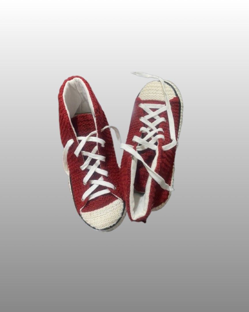 CALZEDONIA RED HIGH TOP SLIPPERS (Category: Slippers & Slides) located in Baguio. Submitted by wrmbaldiezthrift (Listing ID 1441869565, Image 2). Description: SIZE US - 11.5 CM - 29.5 EU - 45 It's also comfortable for size 9 :).
