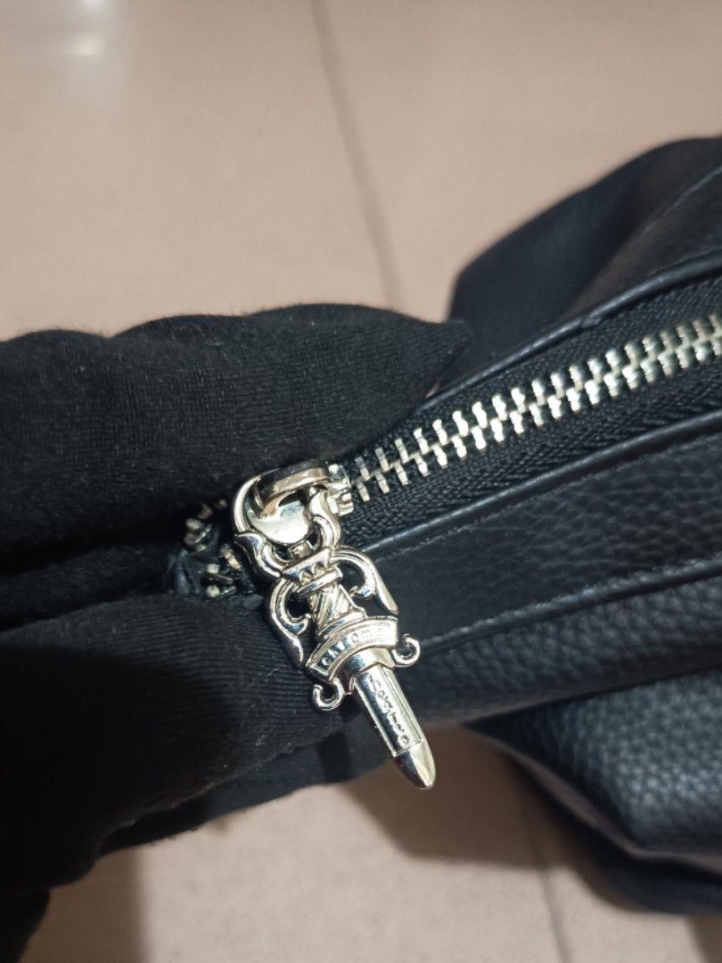 CHROME HEARTS TOTE BAG (Category: Luxury Bags & Wallets) located in Bulacan. Submitted by wendyluxury (Listing ID 1441421436, Image 3). Description: chrome hearts tote bag black color genuine leather negotiable mode of payment gcash or bank account.