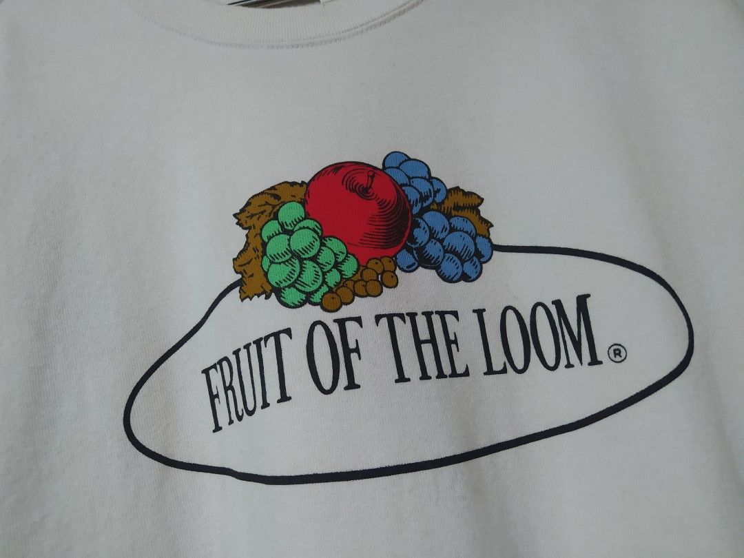 CLASSIC FRUIT OF THE LOOM BASIC CENTER LOGO SWEATSHIRT PULLOVER (Category: Tshirts & Polo Shirts ) located in Aliaga. Submitted by arfrafarf000 (Listing ID 1441866590, Image 2). Description: 1000 + SF SIZE XXL NOT THRIFTED, PERSONAL ITEM NEED WASH ONLY.