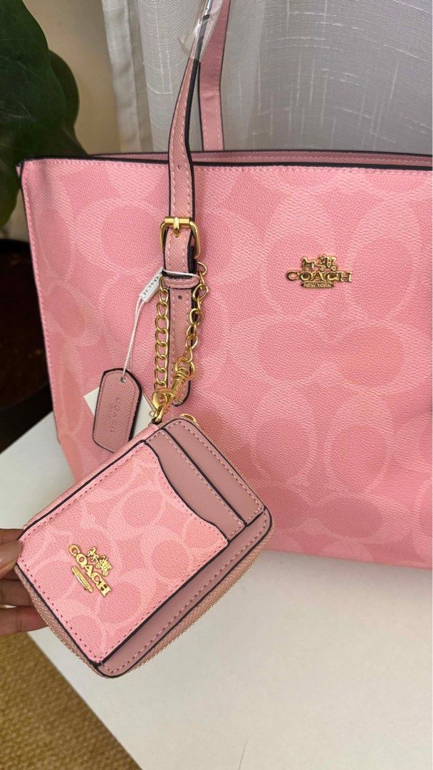 Coach Set (mollie & zipcard) (Category: Luxury Bags & Wallets) located in Manila. Submitted by YSABELLE_MARGARETTE (Listing ID 1441790183, Image 2). Description: with dustbag & hangtag MADE IN VIETNAM 🇻🇳 j&t courier nationwide or lalamove around manila PAYMENT FIRST THRU GCASH!.