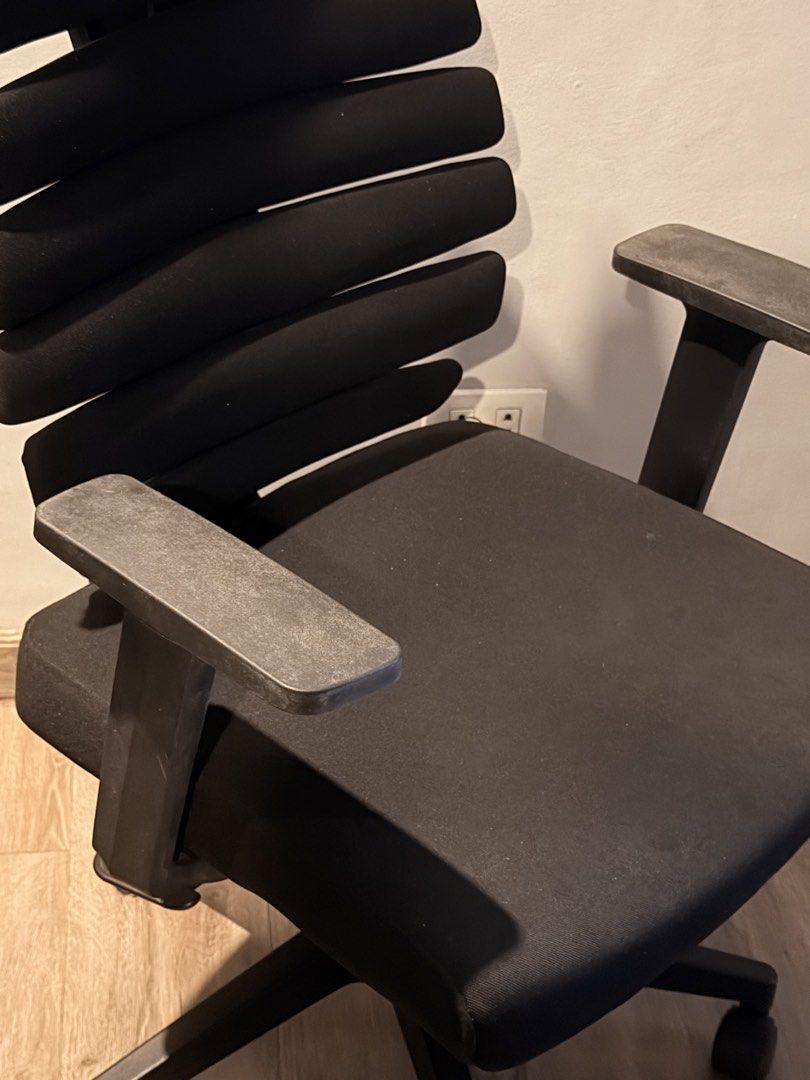 Computer chair (Category: Chairs) located in Mandaluyong City. Submitted by _dbp27 (Listing ID 1441912059, Image 2). Description: Good condition, just some scuffs.