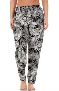 (Category: ) located in . Submitted by shopauthentically (Listing ID 1441925238, Image 1). Description: .