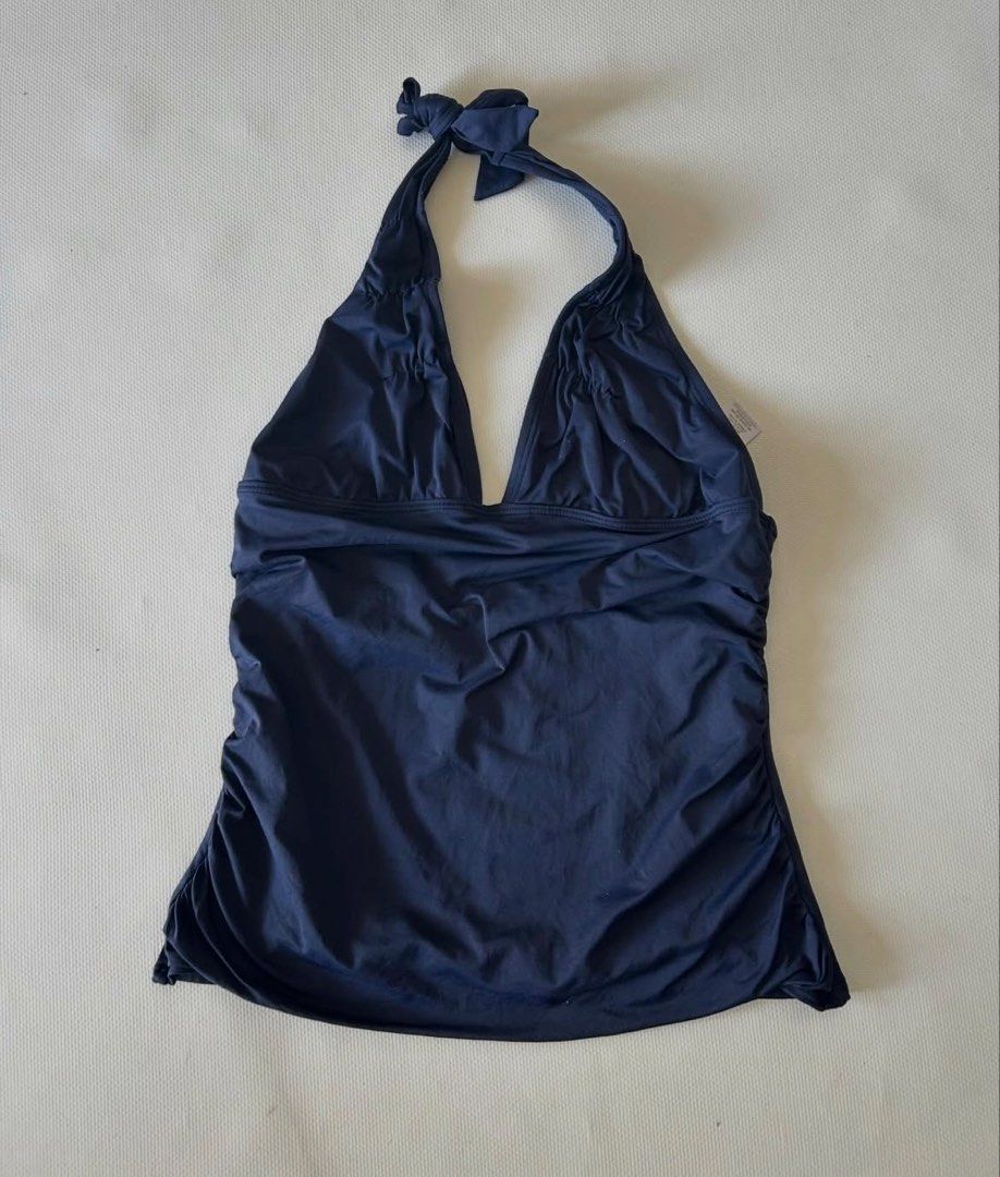 DKNY top (Category: Sleeveless) located in Caloocan City. Submitted by helpmedeclutter____tf (Listing ID 1441827878, Image 1). Description: small to medium no flaws sf 95 via j&t mop: gotyme / gcash.