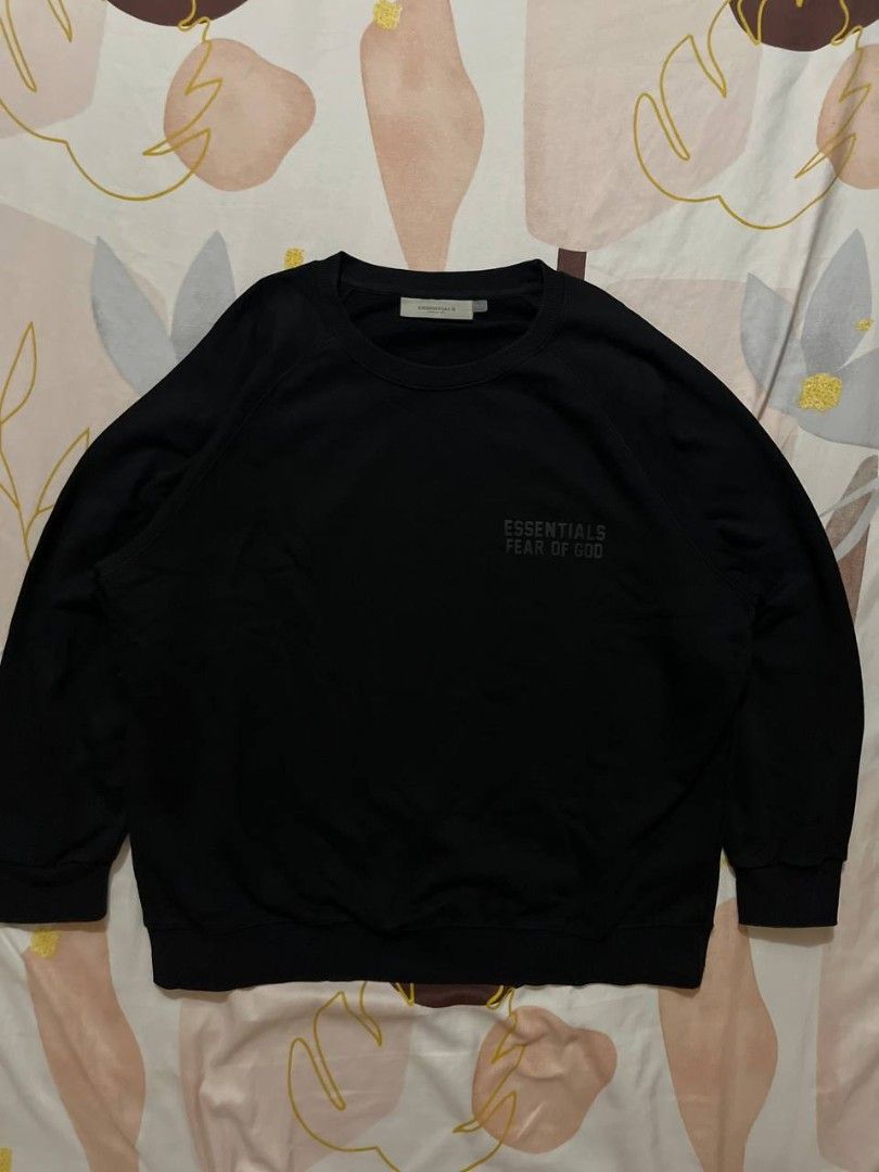 Essential (FOG) Swearshirt (Category: Hoodies) located in Pasig City. Submitted by jus_thrift (Listing ID 1441863444, Image 1). Description: .