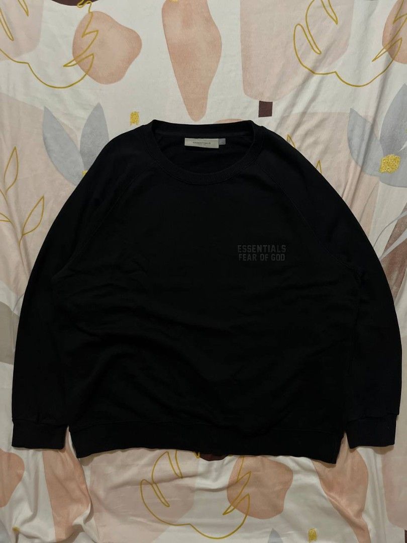 Essential (FOG) Swearshirt (Category: Hoodies) located in Pasig City. Submitted by jus_thrift (Listing ID 1441863444, Image 2). Description: .
