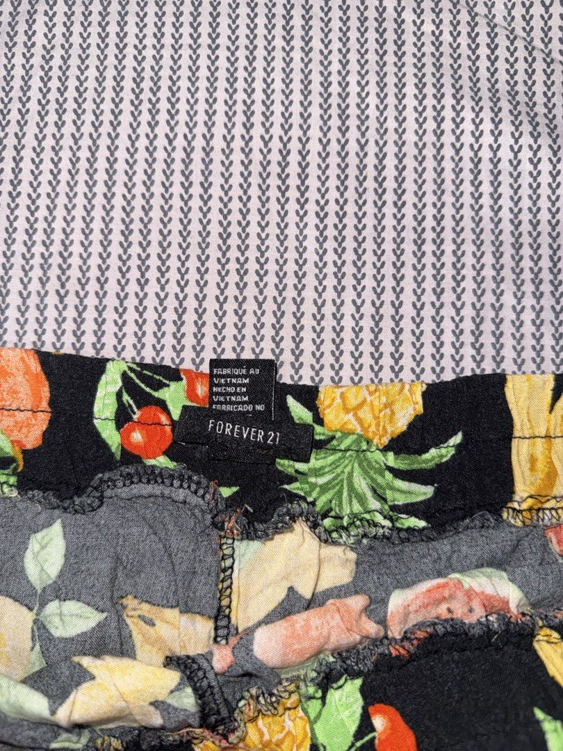 Forever 21 Fruit Print High Waisted Shorts (Category: Shorts) located in Santa Ana. Submitted by fatikilla (Listing ID 1441844737, Image 2). Description: .