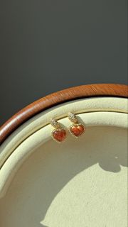 （分類：）位於 。 由 fortune_rocks 提交（商品編號 1441880380，圖片 1）。簡介： 。