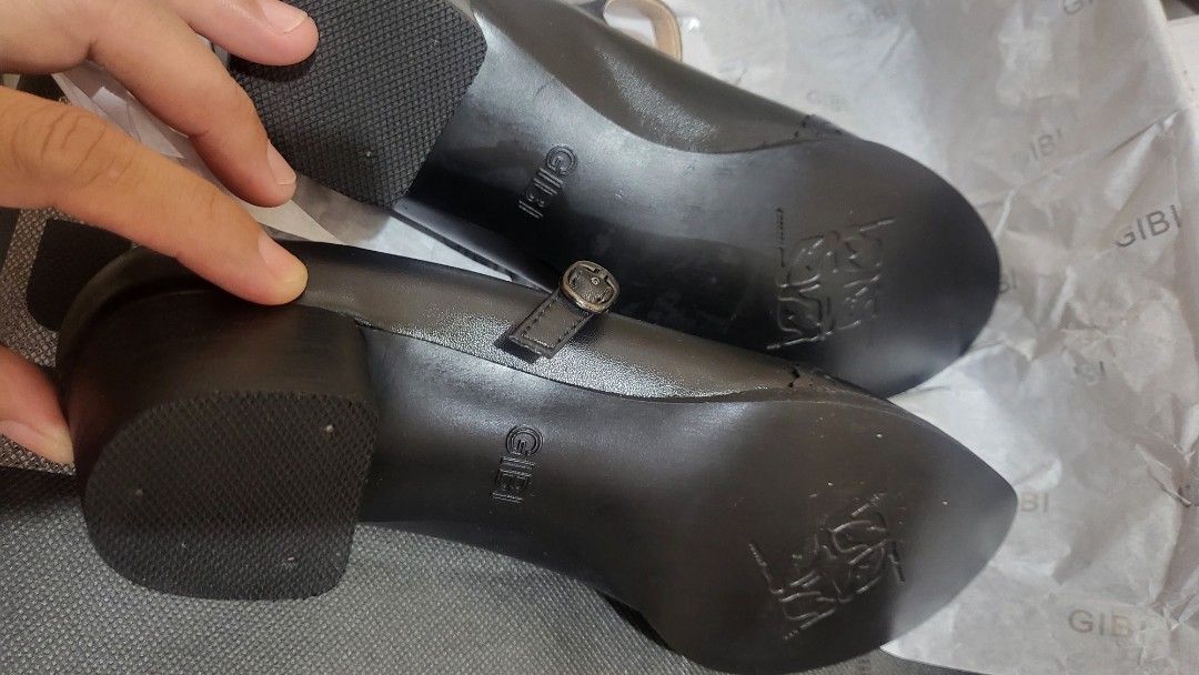 Gibi Black T-Strap Brogue Mary Jane Flats (Category: Flats & Sandals) located in Binmaley. Submitted by belindara28009 (Listing ID 1441904306, Image 2). Description: - Classic black leather Mary Jane flats - Features a T-strap and elegant brogue detailing - Comfortable round toe design - Durable rubber sole with a slight heel - Includes original box - Ideal for school uniforms or smart casual outfits.