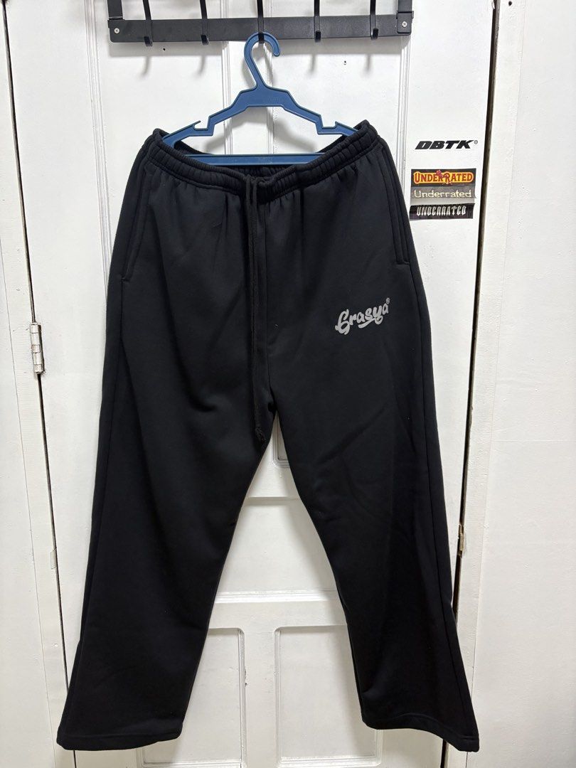 Grasya WorldWide Sweat Pants (Category: Other Bottoms) located in Manila. Submitted by valmorestr78134 (Listing ID 1441917877, Image 1). Description: Good as new Dina nagagamit .