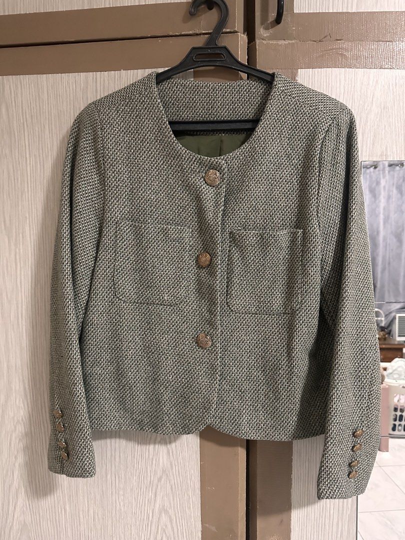 Green Textured Cropped Jacket with Button Front (Category: Coats, Jackets and Outerwear) located in Paranaque City. Submitted by moonbea (Listing ID 1441931866, Image 1). Description: - Green textured cropped jacket - Round neckline - Two front pockets with button closures - Button cuffs - Versatile: pairs well with dresses or high-waisted pants.