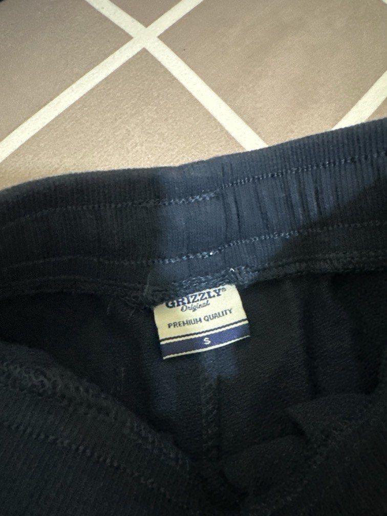 Grizzly Joggers (Category: Babies & Kids Fashion) located in Bustos. Submitted by krjavier (Listing ID 1441791854, Image 2). Description: Used once Fits up to 3years old.