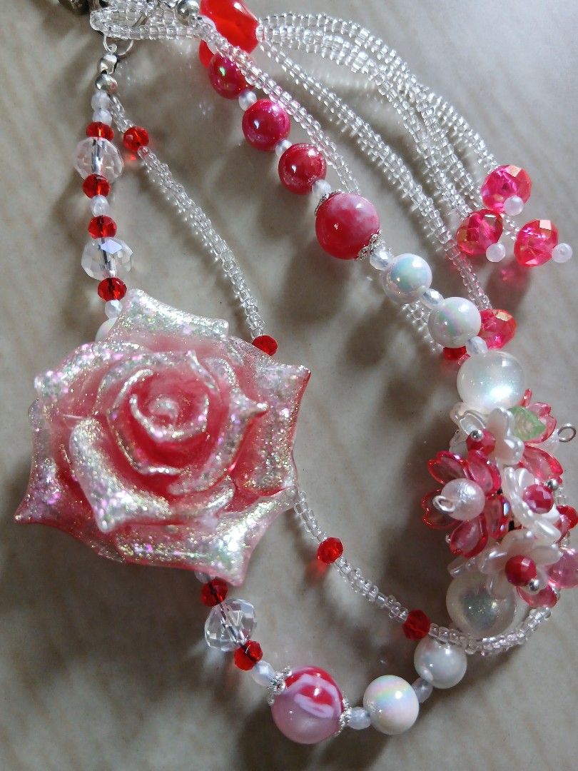 HANDMADE PHONE BAG KEYCHAIN CHARMS ( Red Flower ) (Category: Handmade Craft) located in Cavite. Submitted by jiearah.online.shop (Listing ID 1441824621, Image 2). Description: HANDMADE PHONE BAG KEYCHAIN CHARMS Materials/Beads used are all international beads ( mix of resin, metal, acrylic and wood ) Price : Php 180 +sf (Shipping Fee NOT INCLUDED. Wala pong free shipping) Mode of Payment : GCASH or PayMaya Courier : J&T ( We use j&t app to comput