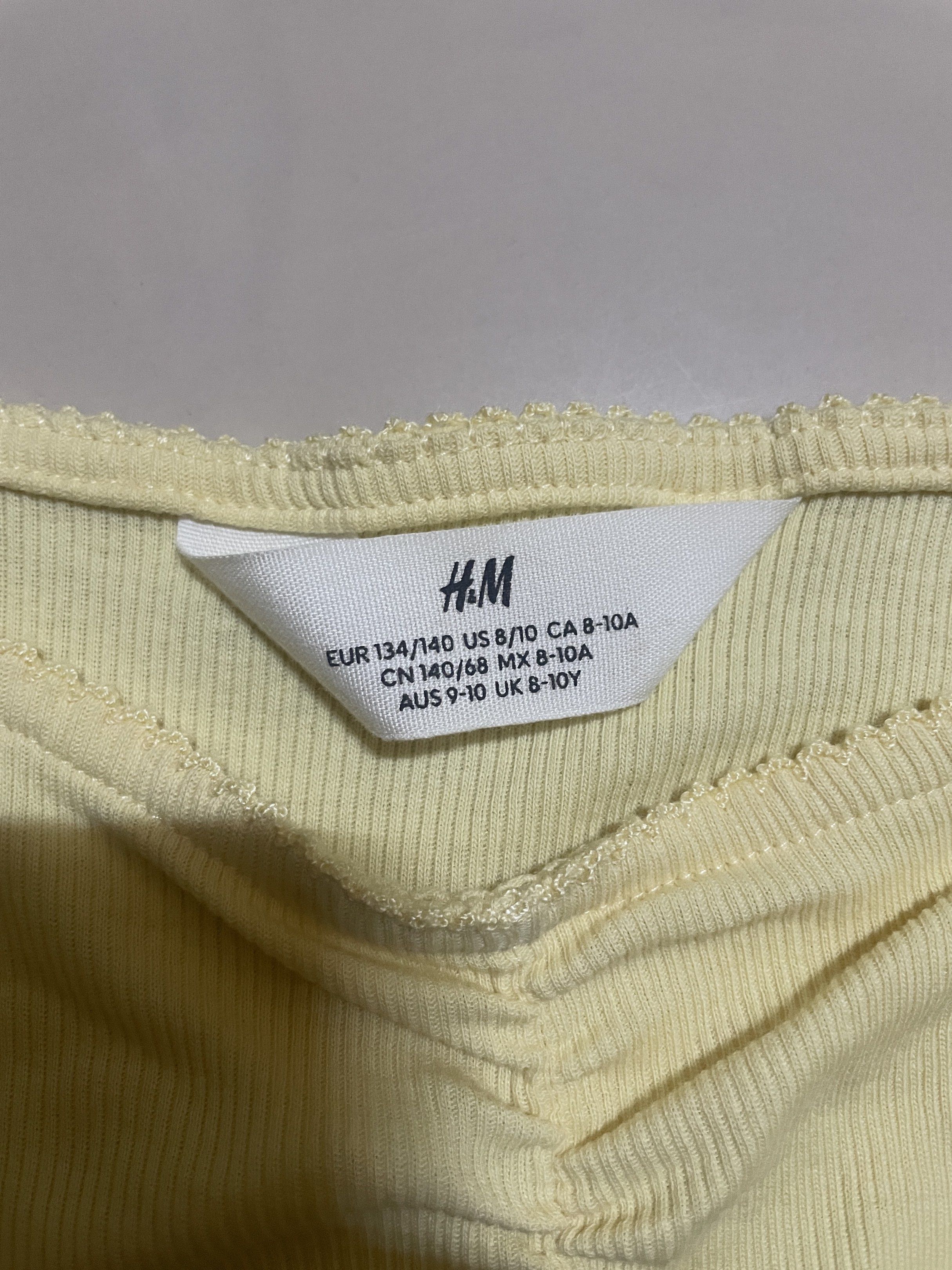 H&M Yellow Ribbed Ruched Square Neck Top (Category: Sleeveless) located in Cebu City. Submitted by meeoowdeclutter (Listing ID 1441945237, Image 2). Description: - used only once for a work retreat RFS: declutter .