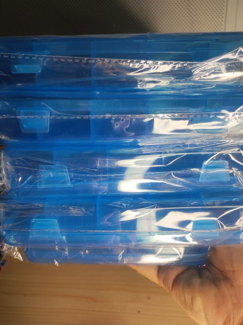 Hot Wheels Official Jammer Case 10 slots Clear Blue // 150php each. (Category: Vehicle & Diecast Models) located in Quezon City. Submitted by edrielgp (Listing ID 1441842791, Image 2). Description: Hot Wheels Official Jammer Case 10 slots Clear Blue // 150php each. Please CHECK my other Hot Wheels and other items listed for sale in my profile. Bawal sa maselan Lowballer ignored (Limited replies lang, bawas waste of time na rin for both parties). 