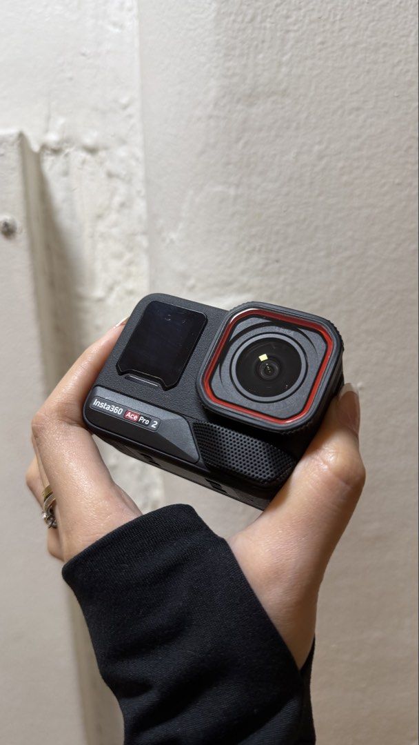 INSTA 360 ACE PRO 2 XPLORER BUNDLE (Category: Cameras) located in Manila. Submitted by flores.tix (Listing ID 1441862524, Image 1). Description: .
