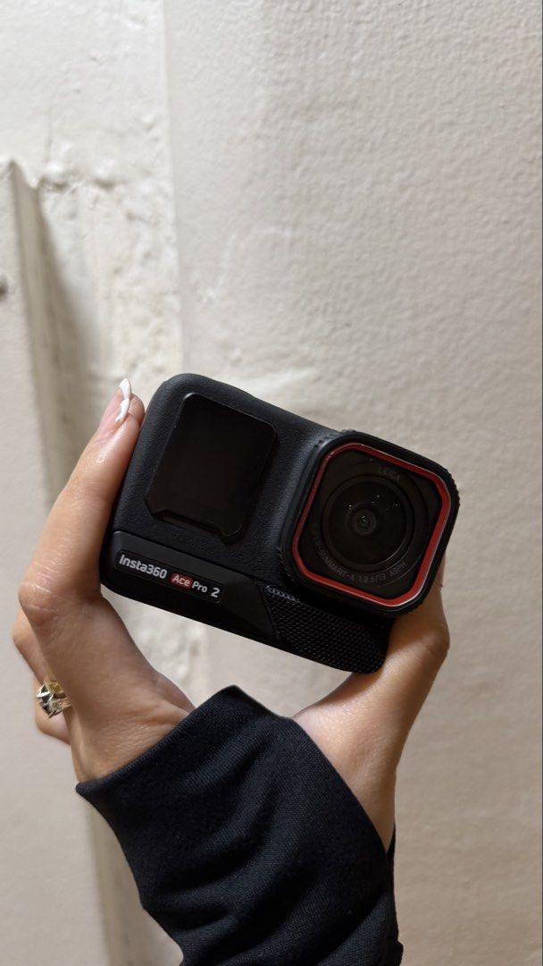 INSTA 360 ACE PRO 2 XPLORER BUNDLE (Category: Cameras) located in Manila. Submitted by flores.tix (Listing ID 1441862524, Image 3). Description: .