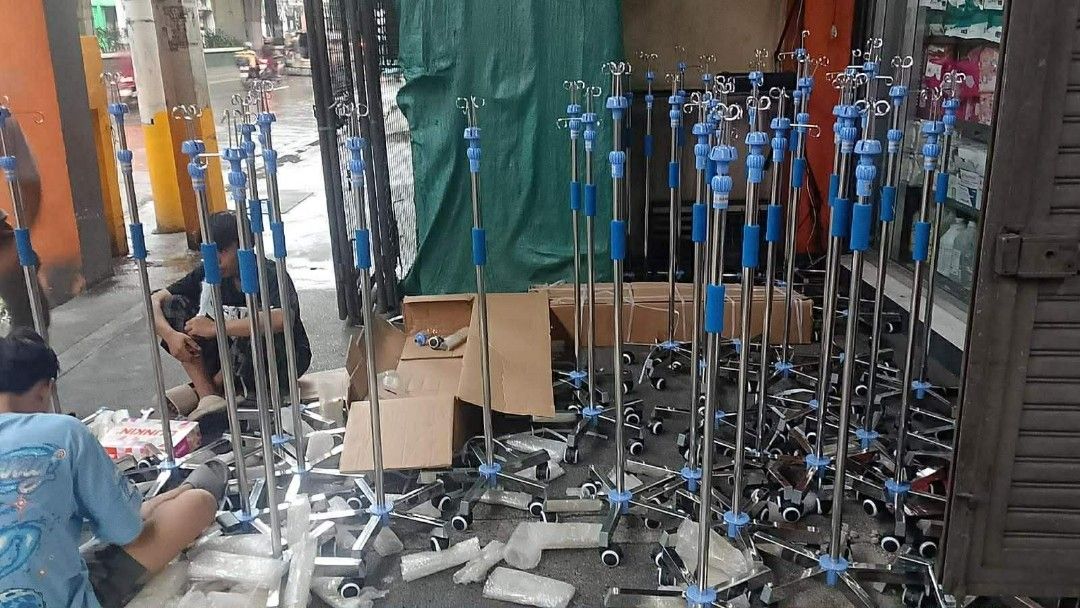 Iv stand stainless (Category: Medical Supplies & Tools) located in Manila. Submitted by brightflower_273879 (Listing ID 1441864585, Image 1). Description: Brand new adjustable same day delivery .