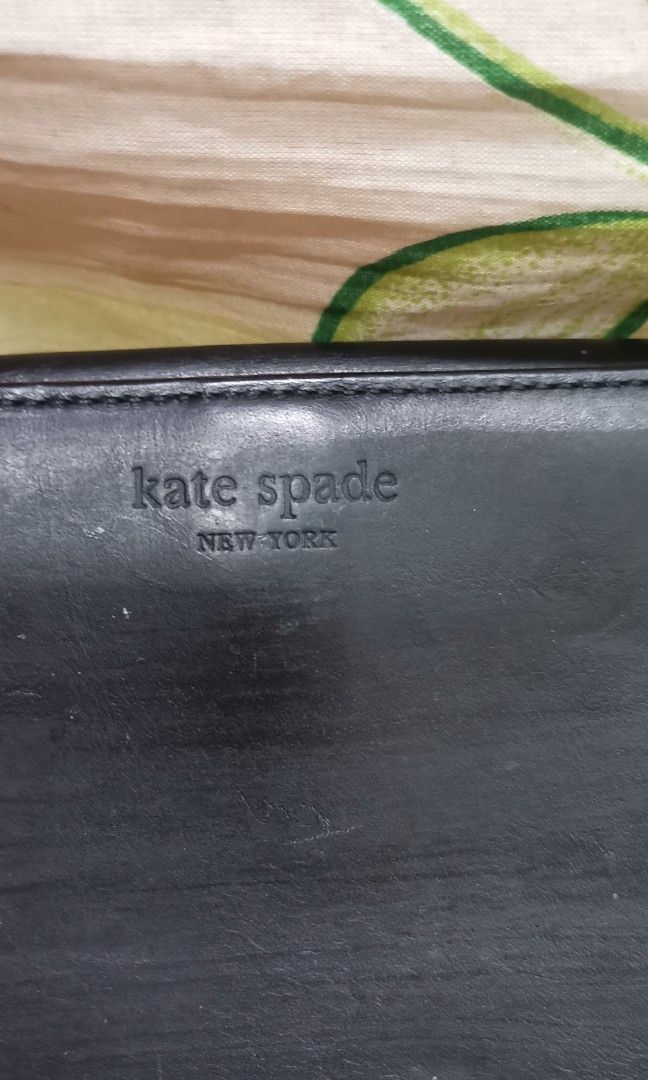 KATE SPADE black leather short wallet (Category: Wallets & Card holders) located in Baguio. Submitted by princessjhade (Listing ID 1441838703, Image 2). Description: Good condiyion With minimal signs of use Plus shipping.