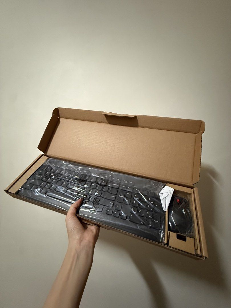 Lenovo Wireless Keyboard and Mouse Combo473257626138071040