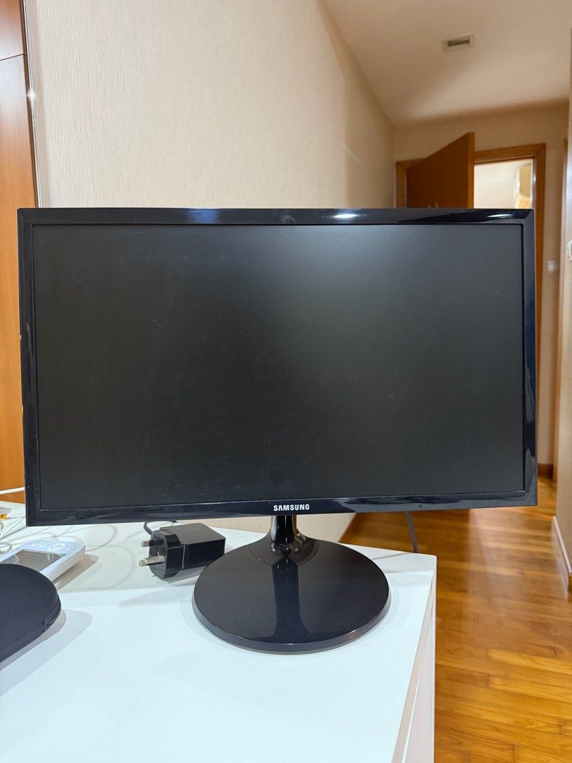 *lightly used* Samsung Monitor with Stand
