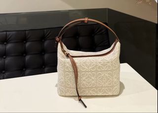 （分類：）位於 。 由 iris.luxury 提交（商品編號 1441908920，圖片 1）。簡介： 。
