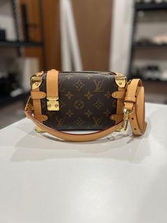 (Category: ) located in . Submitted by luxurydelight (Listing ID 1441857076, Image 1). Description: .