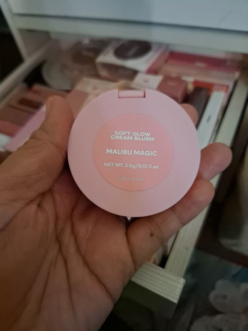 Lovely Causmetic Barbie (Malibu) (Category: Makeup) located in Baler. Submitted by coffeebooks (Listing ID 1441832461, Image 2). Description: swatch only declutter too many blush.