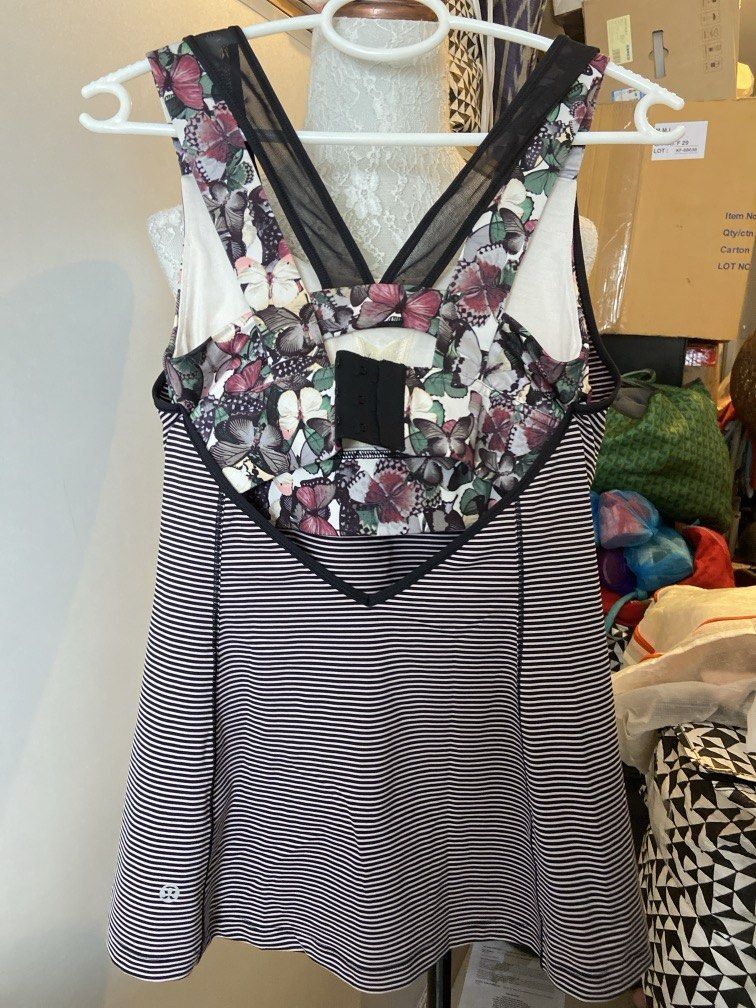 Lululemon striped/patterned top (Category: Activewear) located in Pasig City. Submitted by sandace (Listing ID 1441834347, Image 2). Description: Authentic Size 6.