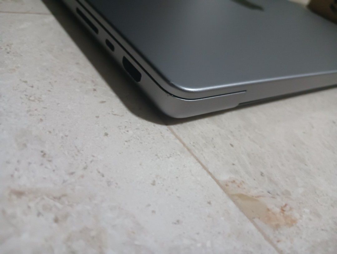 M1 Max 32GB 1TB 14" MacBook Pro473373930915768325