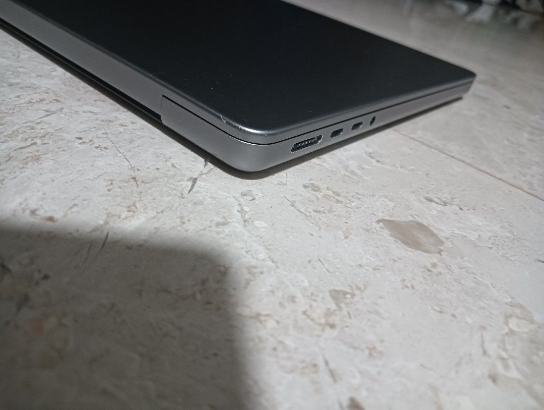 M1 Max 32GB 1TB 14" MacBook Pro473373930915768323