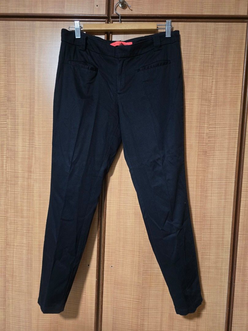 Mango Basic Black Pants (Category: Other Bottoms) located in Singapore. Submitted by graciously16 (Listing ID 1441925132, Image 1). Description: - Brand: Mango Basic - Color: Black - Size: 40 EUR - Features: Elastic waistband - Style: Simple, versatile, great for everyday wear.
