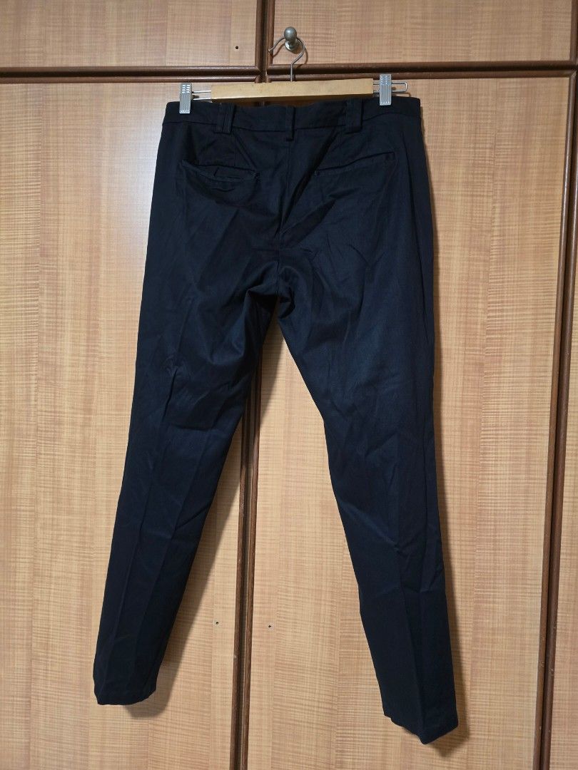 Mango Basic Black Pants (Category: Other Bottoms) located in Singapore. Submitted by graciously16 (Listing ID 1441925132, Image 2). Description: - Brand: Mango Basic - Color: Black - Size: 40 EUR - Features: Elastic waistband - Style: Simple, versatile, great for everyday wear.