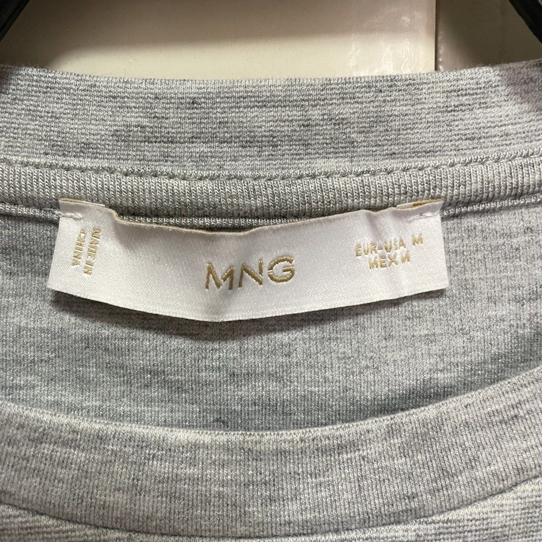 MANGO Grey Long Sleeve Cropped Top (Category: Longsleeves) located in Manila. Submitted by stuffbyaly (Listing ID 1441905762, Image 3). Description: - MANGO grey long-sleeved cropped top - Size: Medium (M) - Crew neck style - Thick but breathable material - Versatile for layering or wearing on its own - Easy to pair with jeans or skirts Feel free to message if you have any questions or concerns! Please expect replies within 24 hours. Thank you!.