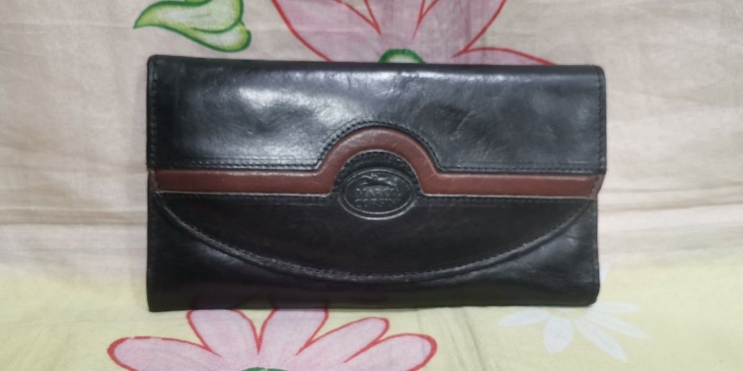 MARCO CORSINI black leather long wallet (Category: Wallets & Card holders) located in Baguio. Submitted by princessjhade (Listing ID 1441871972, Image 1). Description: Very good condition Plus shipping.