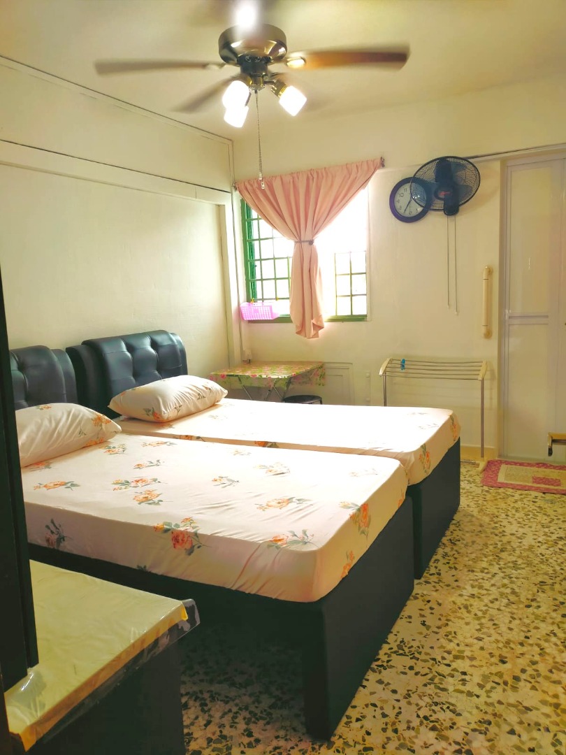 (Category: ) located in . Submitted by your_rental_specialist (Listing ID 1441860199, Image 1). Description: .