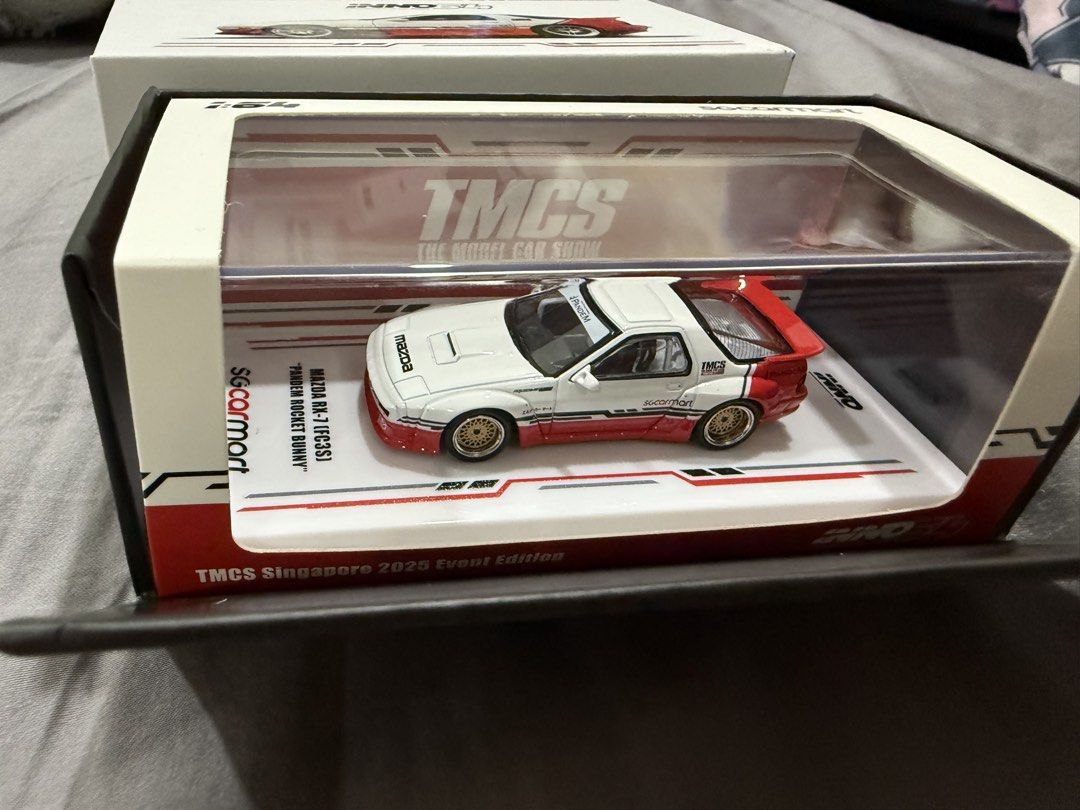 MAZDA RX-7 Car Model (Category: Vehicle & Diecast Models) located in Singapore. Submitted by xinhui204073497 (Listing ID 1441921563, Image 2). Description: Mazda Rx-7(FC3S).