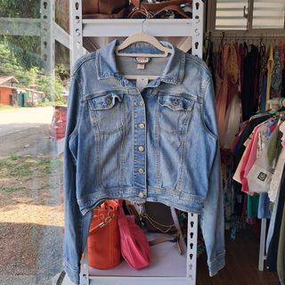 (Category: ) located in . Submitted by richcaliforniaclothingstore (Listing ID 1441827373, Image 1). Description: .