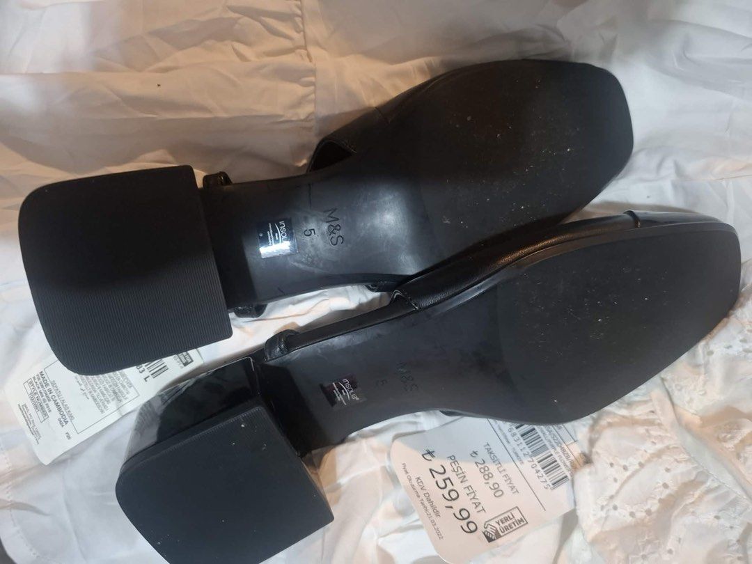 M&S Black Slingback Heels Size UK 5 (Category: Heels) located in Mandaluyong City. Submitted by jedjed1026 (Listing ID 1441876918, Image 2). Description: - Brand: M&S - Color: Black - Style: Slingback heels - Material: Leather upper with patent toe cap - Features: Adjustable ankle strap, block heel.