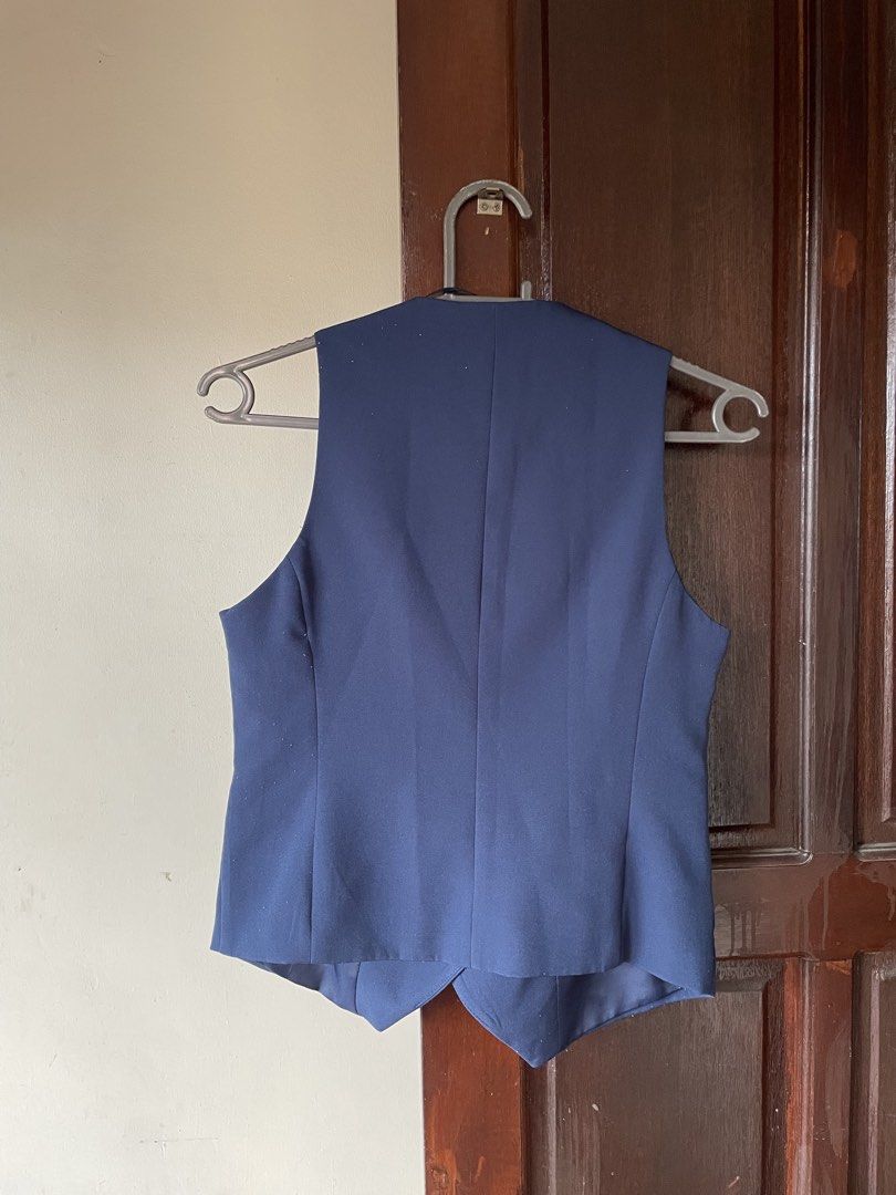Navy Blue Vest (Category: Sleeveless) located in Pasig City. Submitted by ysaint (Listing ID 1441793981, Image 3). Description: Fits small, worn only 3x For smart casual or work outfits! :).