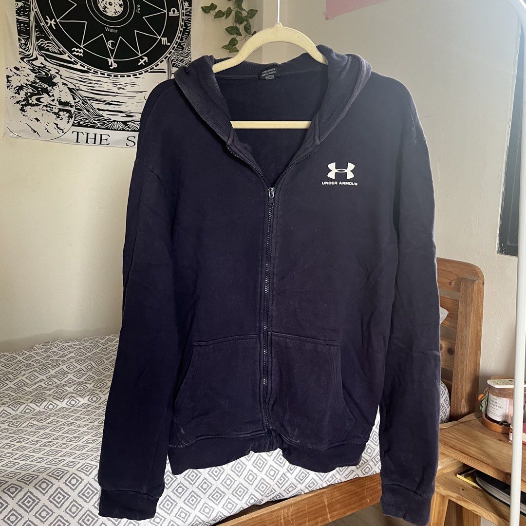 Navy Blue Zip Up Hoodie (Category: Coats, Jackets and Outerwear) located in Legazpi City. Submitted by hushedcry (Listing ID 1441948055, Image 3). Description: — two front pockets, logo on chest — unisex 🤍 — XL on tag; dm for dimes 💌 mop: gcash 📬 shipping via j&t express (sf c/o buyer) for inquiries, dont hesitate to send me a msg! 🩷.