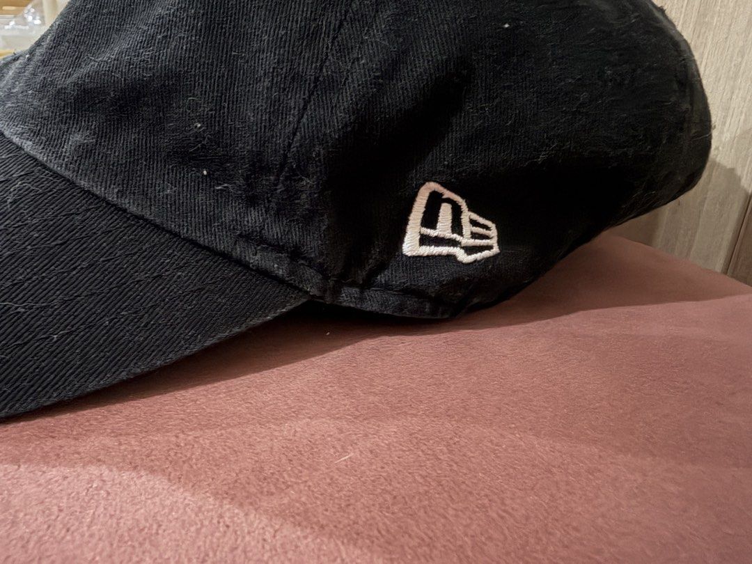 New Era LA Dodgers Black Baseball Cap (Category: Caps & Hats) located in Mandaluyong City. Submitted by getbounced (Listing ID 1441881147, Image 2). Description: - Black LA Dodgers cap - Iconic LA logo on front - New Era logo on side - Adjustable strap for a comfortable fit - Made from 100% cotton - Perfect for everyday wear or showing team spirit.