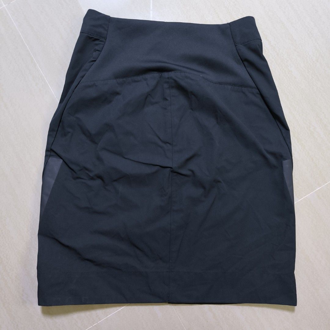 Nike Sportswear Tech Bonded skirt (Category: Skirts) located in Guimba. Submitted by naztystuff (Listing ID 1441856899, Image 3). Description: Nike Sportswear Tech Bonded skirt size XS 12x21 Brandnew With tag 750+sf only.