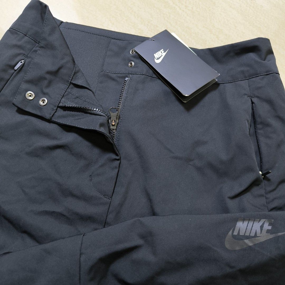Nike Sportswear Tech Bonded skirt (Category: Skirts) located in Guimba. Submitted by naztystuff (Listing ID 1441856899, Image 2). Description: Nike Sportswear Tech Bonded skirt size XS 12x21 Brandnew With tag 750+sf only.