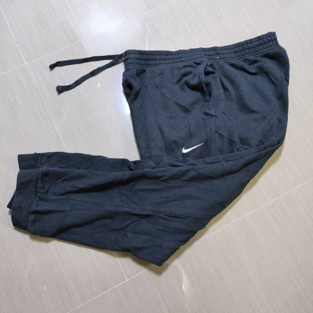 Nike Sweatpants Black XL Embroidered (Category: Joggers) located in Guimba. Submitted by naztystuff (Listing ID 1441857424, Image 1). Description: Excellent Condition Light even fade size XL 16x38 5.5 leg opening 28inseam 650+sf only.